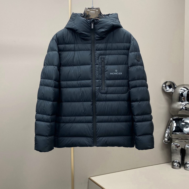 G*u*i down coat